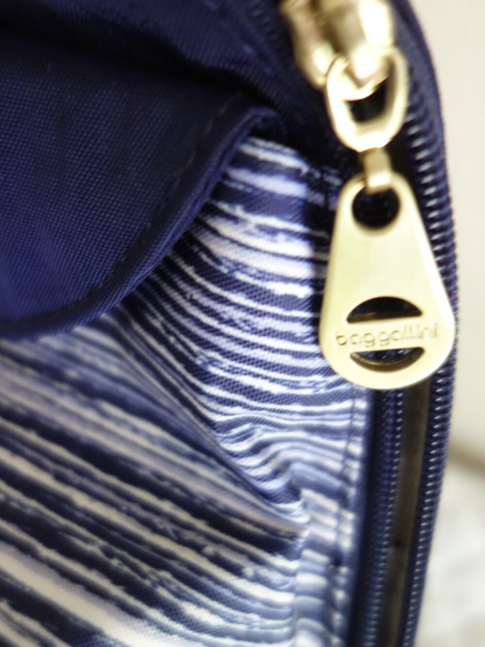 EUC BAGGALINI Blue Stripe Convertible Backpack - Picture 3 of 11